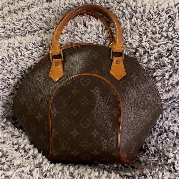 Authentic Eclipse PM Monogram Louis Vuitton - Picture 2 of 15